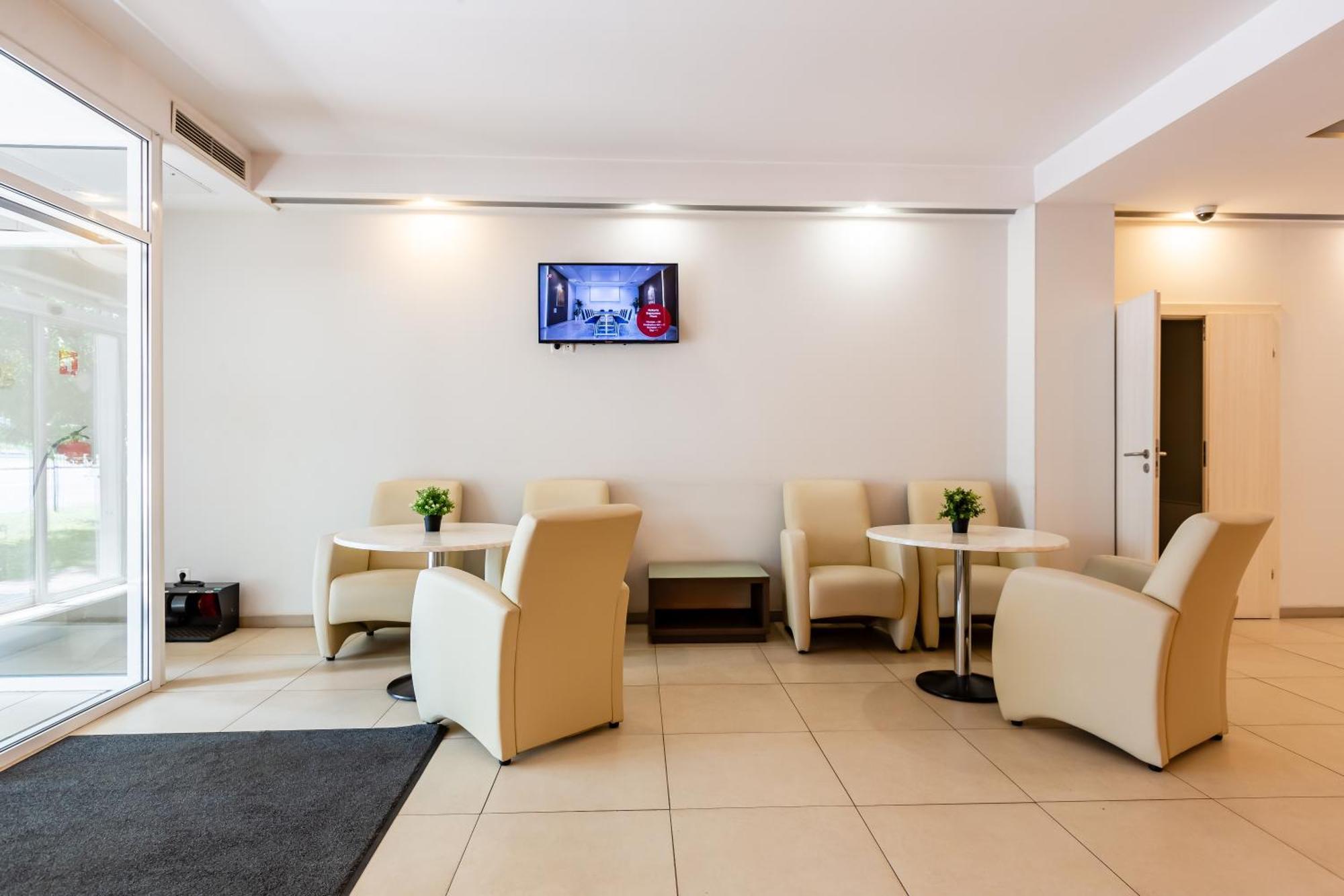 Practicotel Kyiv Exterior photo